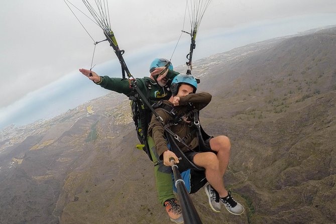 Acro Paragliding Adventure in Costa Adeje with FREE Pickup !! - The 15 to 20 minute flight