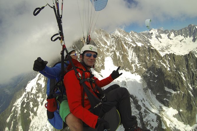Acrobatic Paragliding Tandem Flight over Chamonix - The cable-car ride and launch preparation