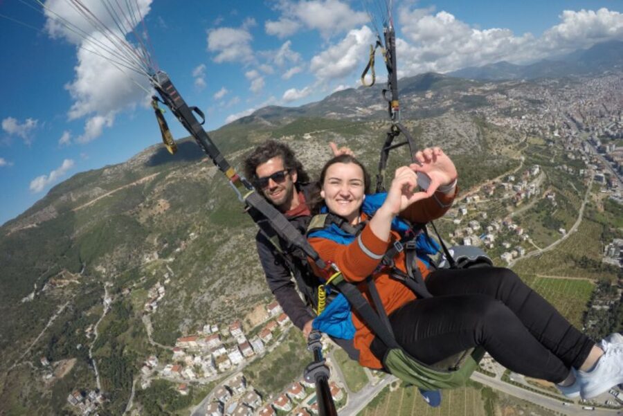 Alanya Paragliding Adventure Sail the Skies - The 15-minute flight over Alanya