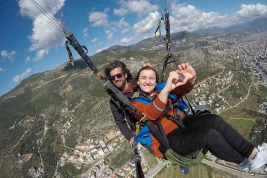 Alanya Paragliding Adventure Sail the Skies - The team, briefing, and overall feel