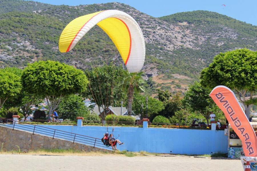 Alanya: Tandem Paragliding Experience Over Cleopatra Beach - The flight over Cleopatra Beach