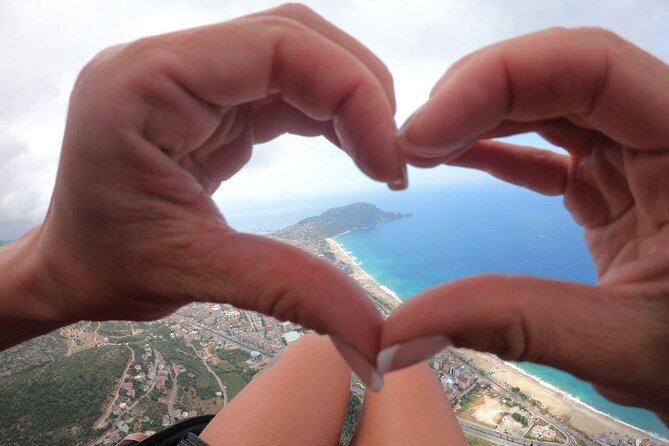 Alanya: Tandem Paragliding Experience - Getting ready for the jump
