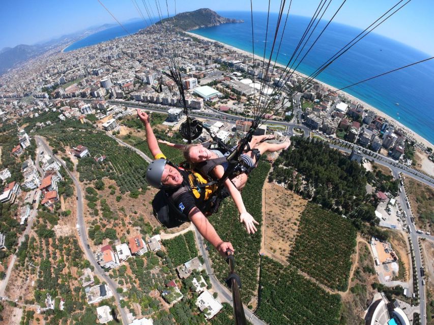 Alanya: Tandem Paragliding from 700m with Meeting or Pick Up - The 12 to 14 minute flight over the coast