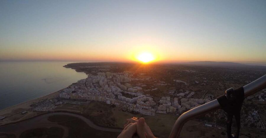 Albufeira: Paragliding and Paratrike Tandem Flights - Beaches, golf courses, and the Algarve from above