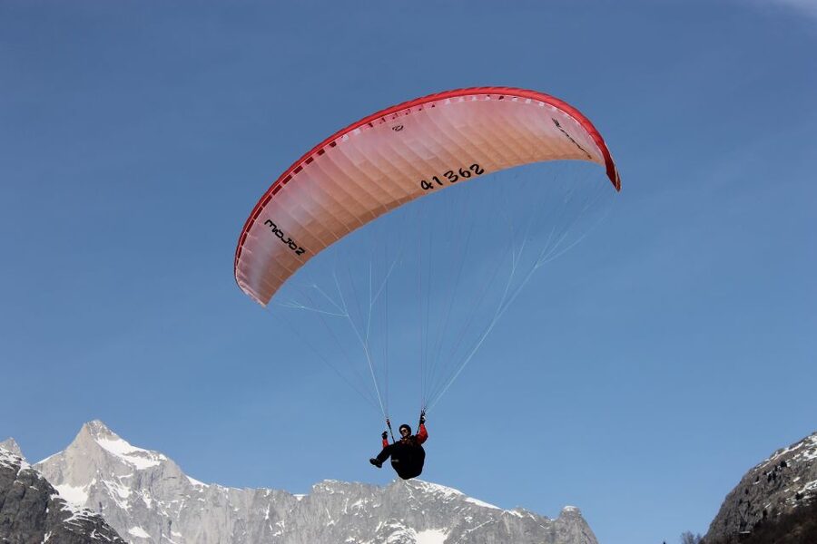 Aletsch Arena: Paragliding Tandem Flight Basic - Practical timing and booking advice
