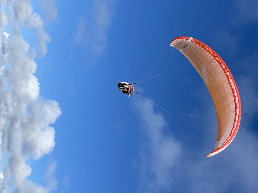 Algarve Coast: Paragliding Experience - Meeting Nelson and preparing for takeoff