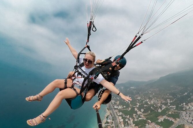 Antalya Alanya Paragliding Takeoff From 700 Meters - The Landing on Cleopatra Beach