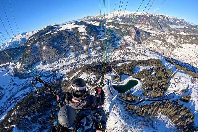Baptism in Paragliding in La Clusaz - Seeing La Clusaz from the Crêt du Loup