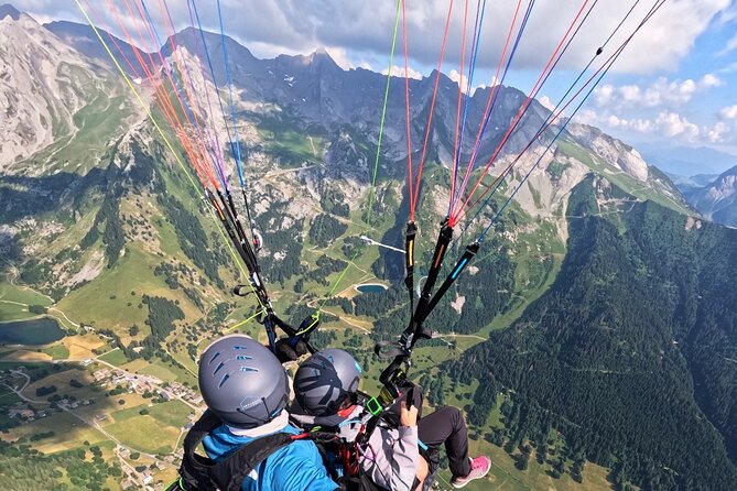 Baptism in Paragliding in La Clusaz - Who will enjoy this flight most