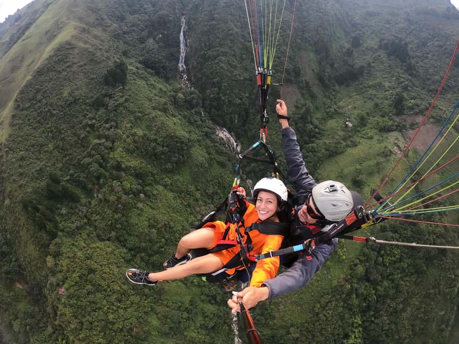 Bello: Paragliding in Medellín - What the 15-minute flight feels like