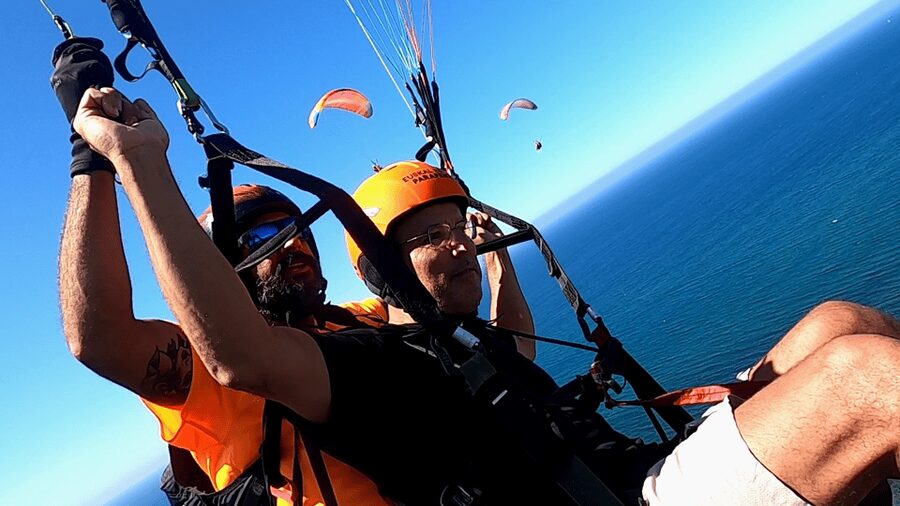 Bilbao: Vuelo en Parapente en la costa de Sopelana y Getxo - The pilots and the tone of the experience