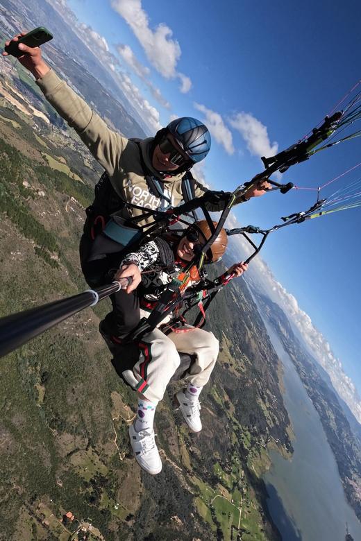 Bogota: Paragliding activity in La Calera with transfers - Should you book the Guatavita paragliding trip?