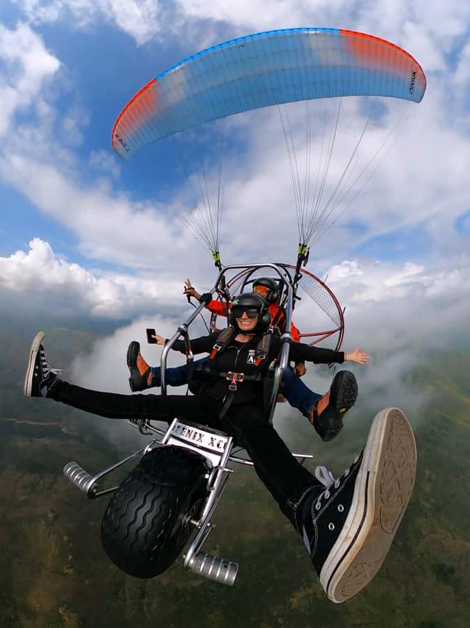Cali: Paratrike Flight - Paragliding - Leaving Cali for the Valle del Cauca skies