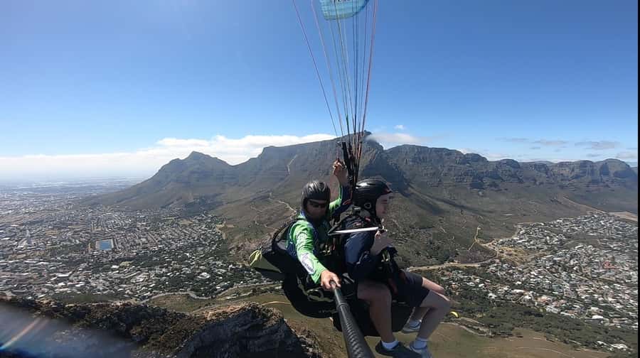 Cape Town: Tandem Paragliding with views of Table Mountain - The 10-minute briefing and launch from Signal Hill