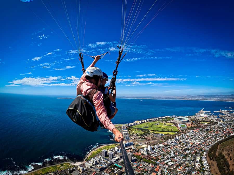 Cape Town: Tandem Paragliding with views of Table Mountain - Two possible routes: Sea Point or The Glen Club