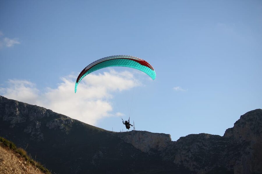 Cefalù: tandem paragliding flight and insta360 video - What the pickup arrangement adds