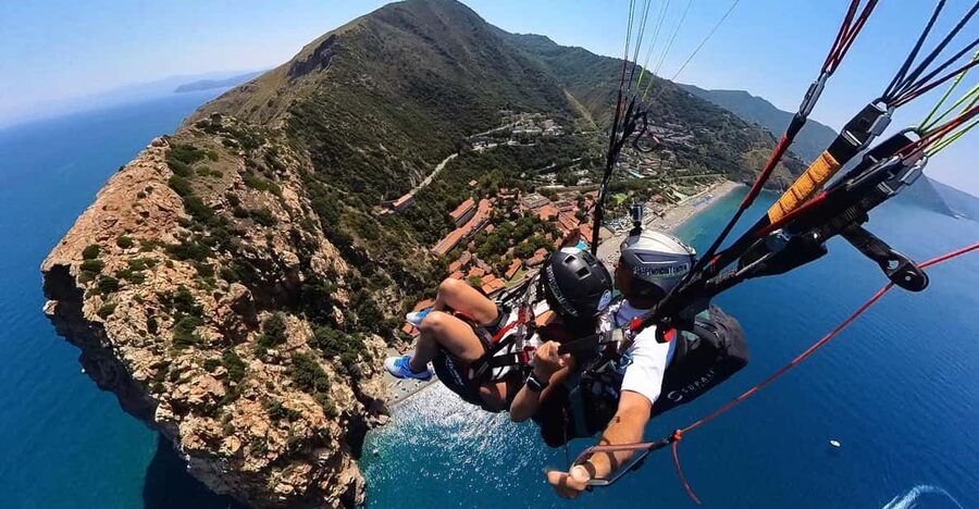 Cefalù: tandem paragliding flight and insta360 video - How the experience suits different people