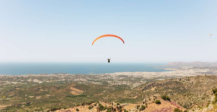 Chania: Tandem Paragliding Flight in Crete - The briefing and the first running steps