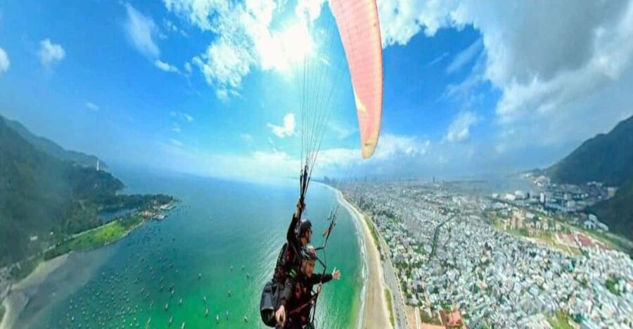 Da Nang: Highlights Paragliding Experience - A 15 to 20 minute flight with an experienced pilot