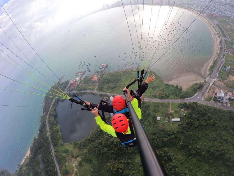 Da Nang Private paragliding experience on Monkey Mountain - Meeting Tam and preparing for takeoff