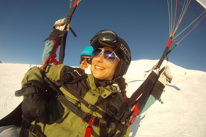 Davos Absolutely Free Flying Paragliding Tandem Flight 1'000 Meters High - Who will enjoy this flight most?