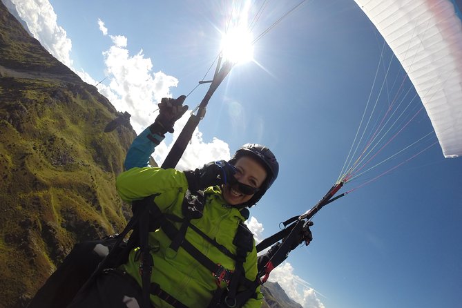 Davos Absolutely Free Flying Paragliding Tandem Flight 1'000 Meters High - The Joyride pilots and the personal setup