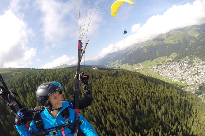 Davos Paragliding Private Tandem Pilot Half Day - The Geneva transport point needs careful checking