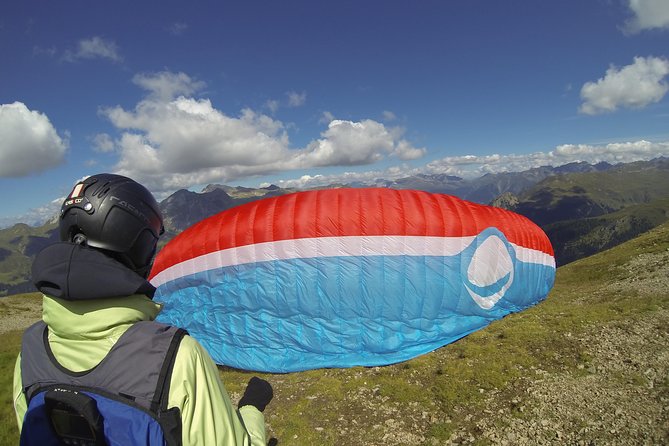 Davos Paragliding Private Tandem Pilot Half Day - What to wear and what to leave behind