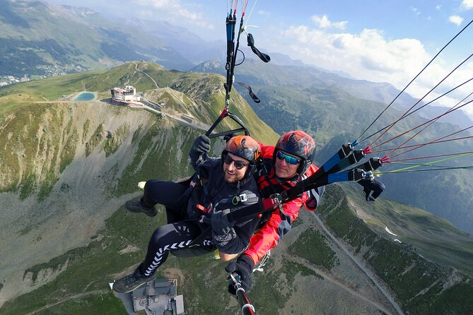 DAVOS: Paragliding Tandem Flight In Swiss Alps (Video & Photos Included) - Who will enjoy the Davos flight most?