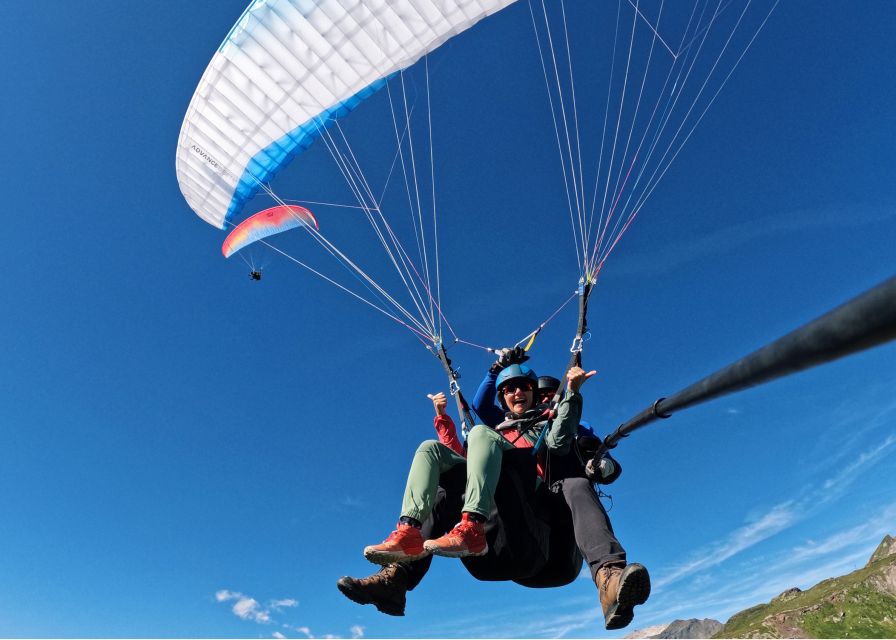 Davos: Tandem Paragliding Flight - Landing back in Davos
