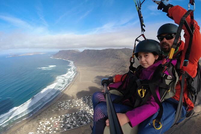 DISCOVERY FLIGHT tandem paragliding Lanzarote with pro pilot - Lava fields, volcanoes, and ocean views