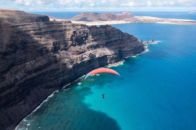 DISCOVERY FLIGHT tandem paragliding Lanzarote with pro pilot - Booking, cancellation, and weather planning