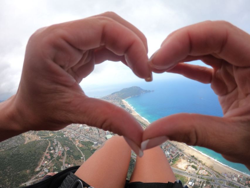 From Antalya/Side: Tandem Paragliding in Alanya - Flying above Alanya from a 700-meter launch point
