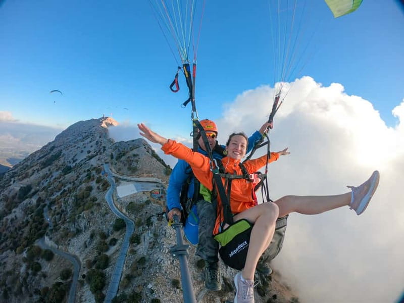 From Fethiye: Tandem Paragliding in Ölüdeniz - The running start and first minutes in the air