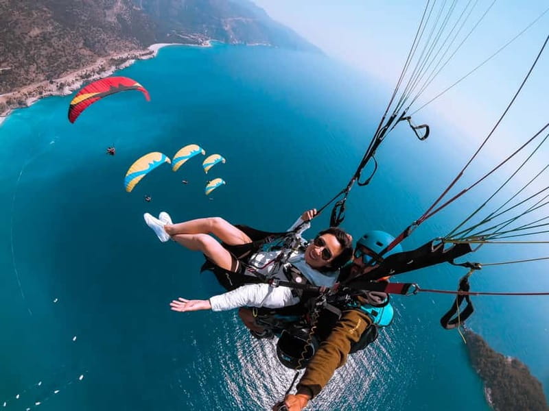 From Fethiye: Tandem Paragliding in Ölüdeniz - Smooth gliding or extra thrills