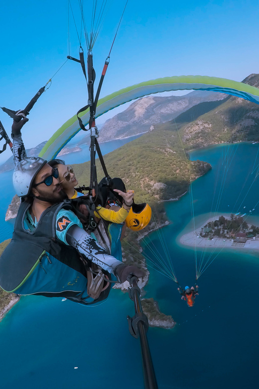 From Fethiye: Tandem Paragliding in Ölüdeniz - Landing near the coast