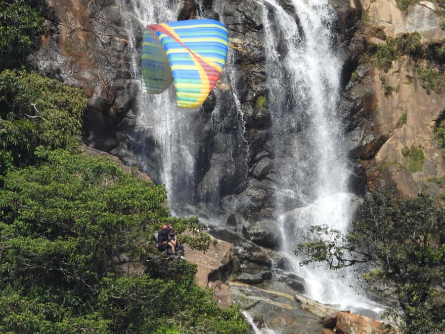 From Medellín: Paragliding Flight and Guatape Tour - Taking flight over Cocorna
