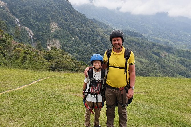 Fun RAFTING + Awesome PARAGLIDING over giant waterfalls from MEDELLIN - Practical packing advice