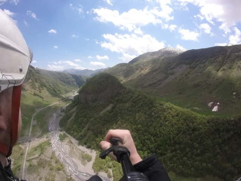 Georgia: Paragliding tandem flight in Gudauri with video - Weather and flight length: the biggest practical question