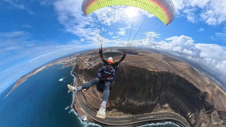 Gran Canaria: Paragliding Flight & Banana Plantation Tour - Why the local pilot matters