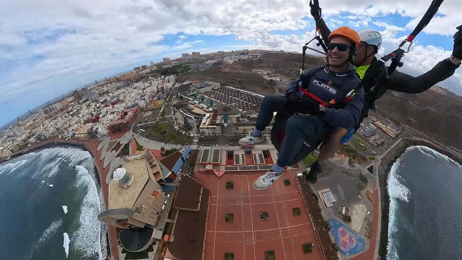 Gran Canaria: Paragliding Flight & Banana Plantation Tour - What the tandem flight feels like
