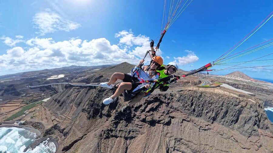 Gran Canaria: Paragliding Flight with Tapas & Pickup - Taking to the air above Gran Canaria’s cliffs