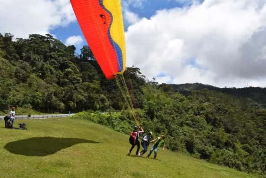 Guatape: Paragliding Experience - Key points at a glance