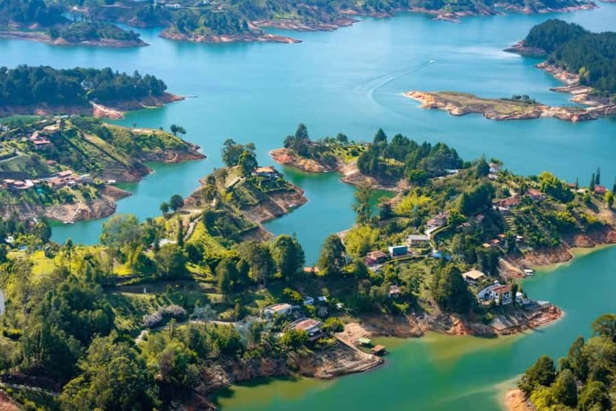 Guatape: Paragliding Experience - Why this flight gives you Guatapé’s best view