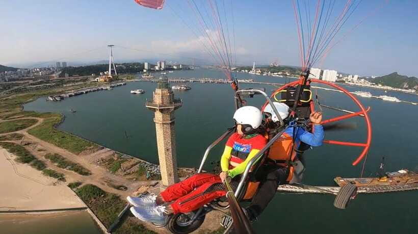 Halong Sky Tour: Powered Paragliding - Who should book this flight?