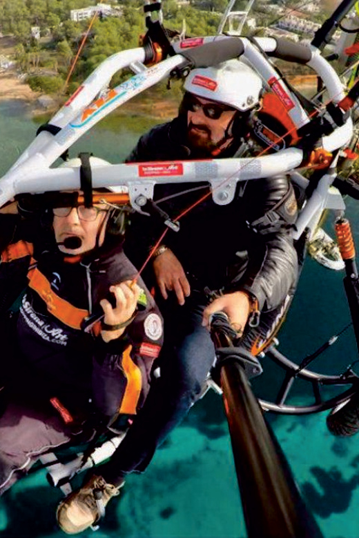 Ibiza: 25min Motorized Paragliding Flight - Who will enjoy it most