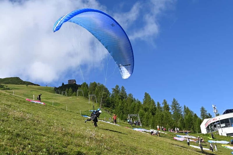 Innsbruck: Paragliding Adventure - Meeting your pilot and getting ready