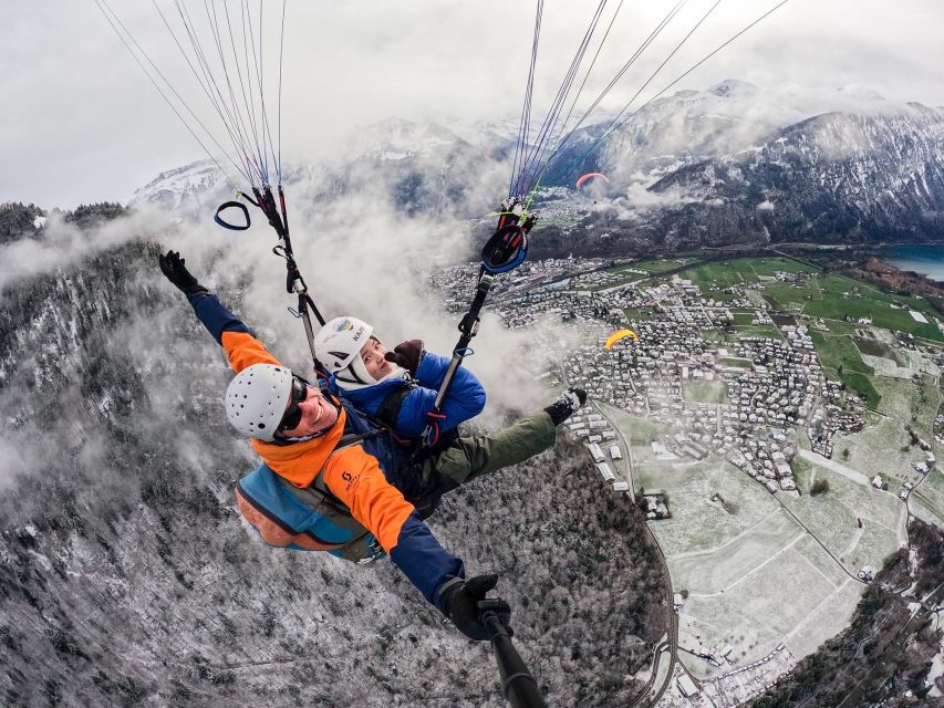 Interlaken: Tandem Paragliding Flight with Pilot - From Skywings to Beatenberg
