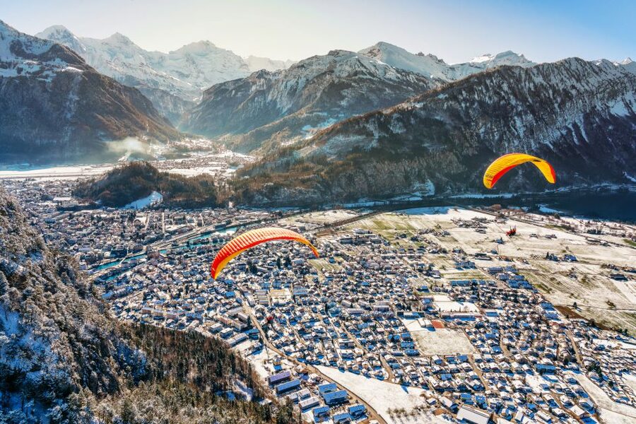 Interlaken: Tandem Paragliding Flight - Meeting at Höheweg 125 in central Interlaken