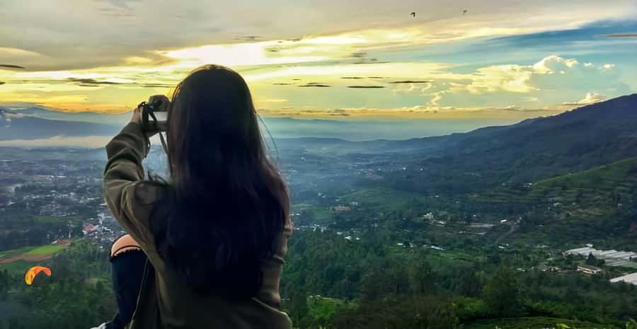 Jakarta: Paragliding on Top Mountain & Tea Plantation - Leaving Jakarta for Puncak’s mountain air